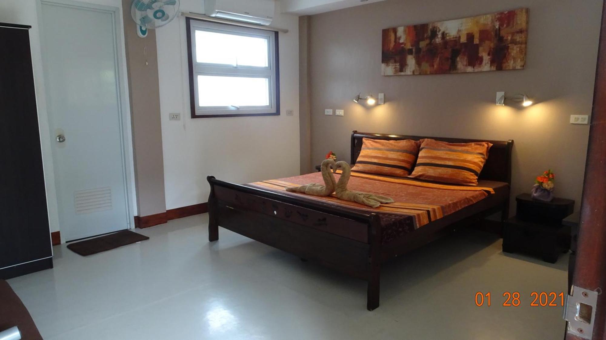 Threshershack Inn Логон Номер фото